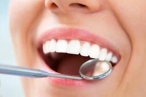 Dental Health : पायरिया और कैविटी से दांतों की मजबूती हो रही खत्म