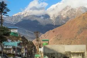 Joshimath Sinking: पहाडियों पर बारिश और बर्फबारी से भू- धंसाव की समस्या बढ़ी 