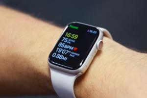 Breaking News: UP की सभी जेल में Smart Watch और Smart Band पर लगी रोक 