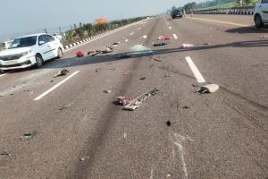 Unnao Accident : Lucknow Agra Expressway पर टायर फटने से बेकाबू कार दूसरी कार से टकराई, पांच की मौत