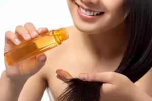 Hair Care Tips: अगर आपके भी ज्यादा टूटने लगे हैं बाल, तो आज से ही लगाएं ये तेल