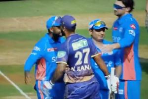 IPL 2023 MI vs KKR : आउट होने के बाद भड़के Nitish Rana, गेंदबाज को दी गालियां...देखिए वीडियो