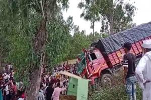 Road Accident in Moradabad : मुरादाबाद में भीषण सड़क हादसा, 10 लोगों की मौत...देखें वीडियो