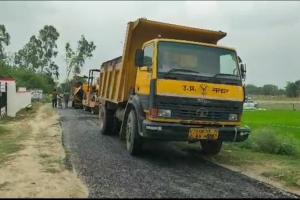 रायबरेली : सड़क निर्माण करते समय हुआ बड़ा हादसा, एचटी लाइन के संपर्क में आने से डम्पर खलासी की करंट लगने से मौत