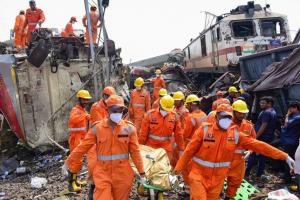 बालासोर रेल हादसा : NDRF कर्मी को पानी खून जैसा लगता है, एक अन्य को नहीं लग रही भूख 