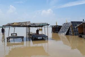 अमरोहा: तिगरी में गंगा का जलस्तर बढ़ा, घाट व पुरोहितों की झोपड़ियां जलमग्न