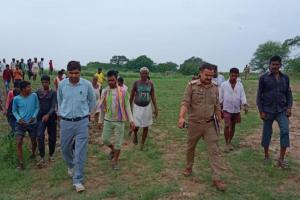 Jalaun News: आकाशीय बिजली गिरने से महिला समेत दो की मौत, परिजनों में मचा कोहराम, जांच में जुटी पुलिस