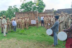 हरदोई में गैंगस्टर पर एक्शन - 3.55 करोड़ की सम्पत्ति पर लगा सरकारी ताला