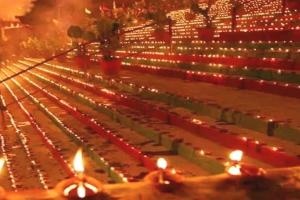 Dev Diwali 2023: देव दीपावली पर लाखों दीपक की आभा से जगमगा उठा संगम