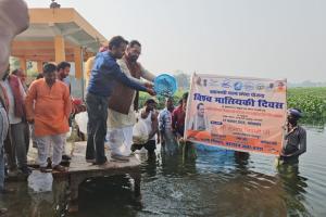 बहराइच: World Fisheries Day पर सरयू नदी में विधायक सुभाष त्रिपाठी ने छोड़ी मछलियां 