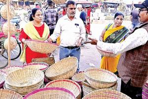 Chhath Puja 2023: दउरा और सूप की बिक्री को बाजारों में भीड़, छठ पूजा की तैयारियां जोरों पर, घाटों पर शुरू हुई सफाई