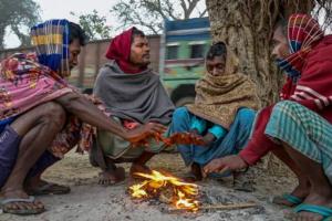 हरदोई में प्रचंड ठंड से घरों में दुबके लोग, सबसे ज्यादा ठंडा रहा शाहाबाद कस्बा