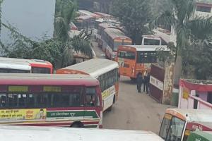 लखनऊ:  WhatsApp पर वायरल पत्र को लेकर रोडवेज बसों का चक्का जाम, लड़खड़ाई प्रदेश भर में ट्रांसपोर्ट व्यवस्था, जानें वजह