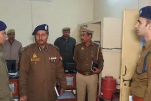 Kanpur: पहले ही दिन एक्शन में दिखे पुलिस कमिश्नर, दफ्तरों का किया निरीक्षण, जनता से लिया खाकी का फीडबैक