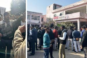 UP के Kannauj में कोर्ट परिसर में चली गोली... फायरिंग से मचा हड़कंप, युवक ने ऐसे बचाई जान