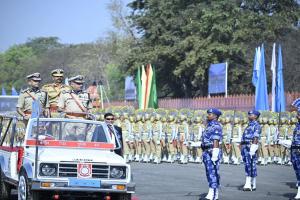 सीआरपीएफ दिवस: डीजी परेड की महानिदेशक ने ली सलामी, शहीदों को दी श्रद्धांजलि 