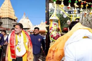 राहुल गांधी ने उज्जैन में महाकाल मंदिर में किए दर्शन, गूंजे मोदी-मोदी के नारे