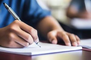 UP Board Exam: पहले दिन दो हजार शिक्षक कॉपियां जांचने नहीं पहुंचे; शिक्षा विभाग ने जारी किया ये आदेश