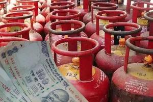 मोदी सरकार का बड़ा ऐलान, उज्ज्वला लाभार्थियों के लिए LPG सिलेंडर पर 300 रुपये सब्सिडी रहेगी जारी