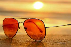 Sunglasses Choosing Tips: धूप का अच्छा चश्मा खरीदते समय रखें इन बातों का ध्यान? 