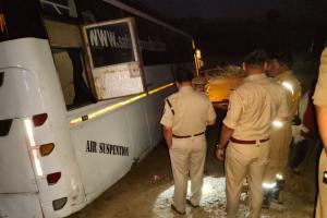 Kannauj Accident: आगरा लखनऊ एक्सप्रेस-वे पर ट्रक से टकराकर बस खाई में गिरी...मची चीख-पुकार, 14 यात्री घायल