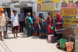 Bareilly News: सात दिनों से पानी का संकट, घर-घर जाकर मांगेंगे पानी की भीख