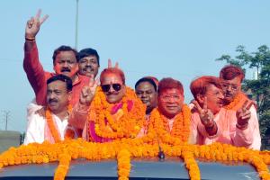 रुद्रपुर: प्रचंड जीत के बाद अजय भट्ट ने निकाला विजय जुलूस