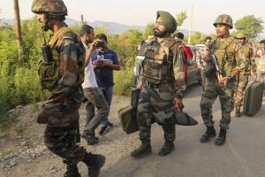 जम्मू-कश्मीर : कठुआ में आतंकवादियों को मार गिराया गया, मुठभेड़ में छह सुरक्षाकर्मी घायल 