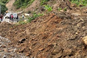 अल्मोड़ा: भारी बारिश से सेराघाट मार्ग बंद, कई गांवों का संपर्क कटा 