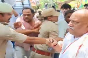 Video: NEET में धांधली के खिलाफ कांग्रेस का प्रदर्शन, पुलिस से भिड़े कार्यकर्ता-अजय राय हिरासत में 