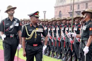 जनरल उपेंद्र द्विवेदी ने नए सेना प्रमुख का पदभार संभाला, रिटायरमेंट से पहले जनरल मनोज पांडे को गार्ड ऑफ ऑनर