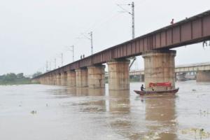 बरेली: मंडराने लगा बाढ़ का खतरा, अलर्ट मोड पर अफसर...सुरक्षा समितियों का हुआ गठन