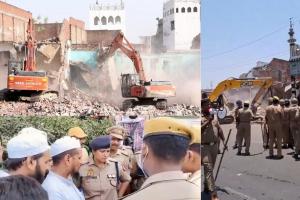 लखनऊ: अकबरनगर में दूसरे दिन भी एलडीए की बुलडोजर कार्रवाई जारी, धार्मिक स्थल के पास तोड़फोड़ पर हंगामा, पुलिस ने किया लाठीचार्ज