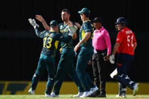 AUS vs ENG : पहले तूफानी बल्लेबाजी फिर गेंदबाजों के जाल में फंसा इंग्लैंड, ऑस्ट्रेलिया ने 36 रन से हराया