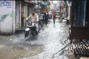 स्मार्ट सिटी : नालों में डूबे सफाई के दावे, कई मोहल्लों में जलभराव