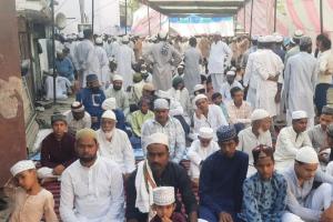 Eid Ul Adha 2024: उन्नाव में शांति के साथ अदा की गई ईद-उल-अजहा की नमाज...कुर्बानियों का दौर शुरू, गले मिलकर दे रहे मुबारकबाद