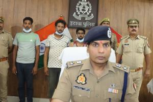 Etawah Crime: युवकों को फंसाने के लिए खुद पर चलाई थी गोली...पुलिस ने दो आरोपियों को किया गिरफ्तार