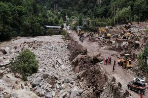 चीन में भारी बारिश के कारण हुए भूस्खलन से 9 लोगों की मौत, कई गांवों में बिजली ठप...फसलें भी हुई बर्बाद