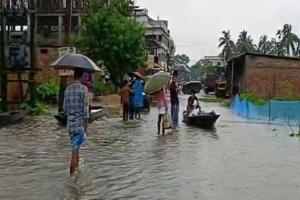 Assam Flood: असम में बाढ़ की स्थिति में आया आंशिक सुधार, 1.7 लाख लोग अब भी बेहाल 