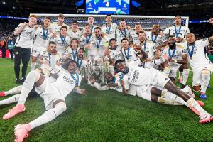 UEFA Champions League : रियल मैड्रिड ने 15वीं बार जीता चैंपियंस लीग का खिताब, बोरुसिया डॉर्टमुंड को दी मात...देखिए तस्वीरें 