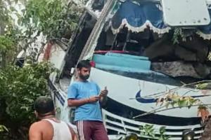 Jammu Kashmir Terrorist Attack: घायल बेटे से बात कर मां के छलके आंसू...रियासी में हुए आतंकवादी हमले में घायल है Kanpur का युवक