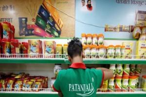 नोएडा में पतंजलि और दिव्य फार्मेसी के 14 उत्पादों पर लगी रोक 