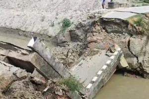 बिहार: 17 दिन में 12 पुल गिरने पर नीतीश सरकार का एक्शन...14 इंजीनियर सस्पेंड, इनसे होगी लागत राशि की वसूली 