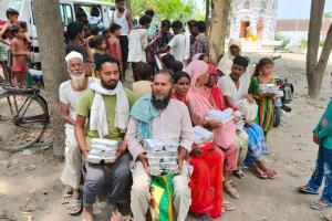 सीतापुर: बाढ़ प्रभावित इलाकों में एसडीएम और प्रशासनिक टीम रहे मौजूद, डीएम के दिये निर्देश