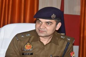 जौनपुर एसपी ने पुलिसकर्मियों को दी हिदायत, अगर कोई पुलिसकर्मी धन उगाही मिला तो होगी कठोर कार्रवाई 