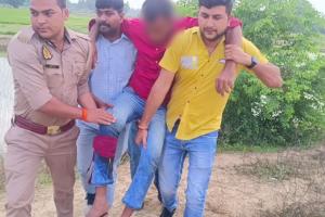 Fatehpur Crime: पुलिस की बदमाश से मुठभेड़...20 हजार के इनामी के पैर में लगी गोली, गिरफ्तार, एक साल से था फरार