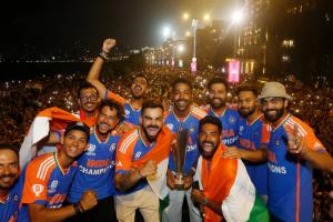 Team India Victory Parade : जय हिंद...वर्ल्ड चैंपियंस ने 'विक्ट्री परेड' के दौरान सुरक्षा व्यवस्था के लिए मुंबई पुलिस को दिया धन्यवाद