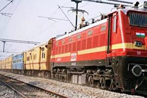 रामपुर : ट्रेन से गिरकर किशोर की मौत, मौके पर पहुंची पुलिस...शव पोस्टमार्टम को भेजा