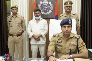 Etawah News: चोरी के दो ट्रैक्टर के साथ एक आरोपी गिरफ्तार...पुलिस फरार पांच साथियों की तलाश में कर रही छापेमारी