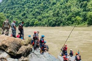 नेपाल में भूस्खलन बस हादसे में अभी तक 19 शव बरामद, बाकी की तलाश जारी